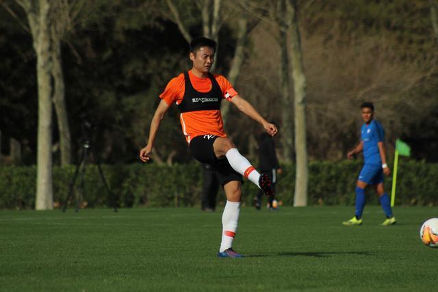 NBA总决赛G1-马刺负尼克斯 文班26+12布伦森30分